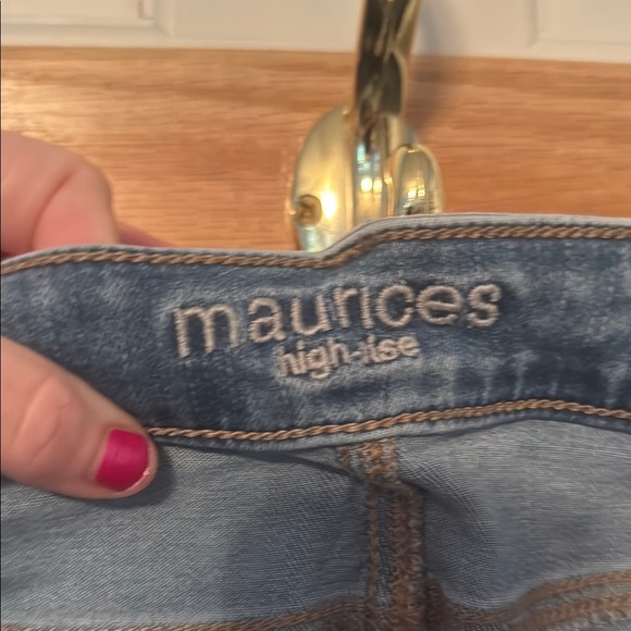 ‼️5/25  Maurices Light Blue Jeans XXL Short - Picture 2 of 4